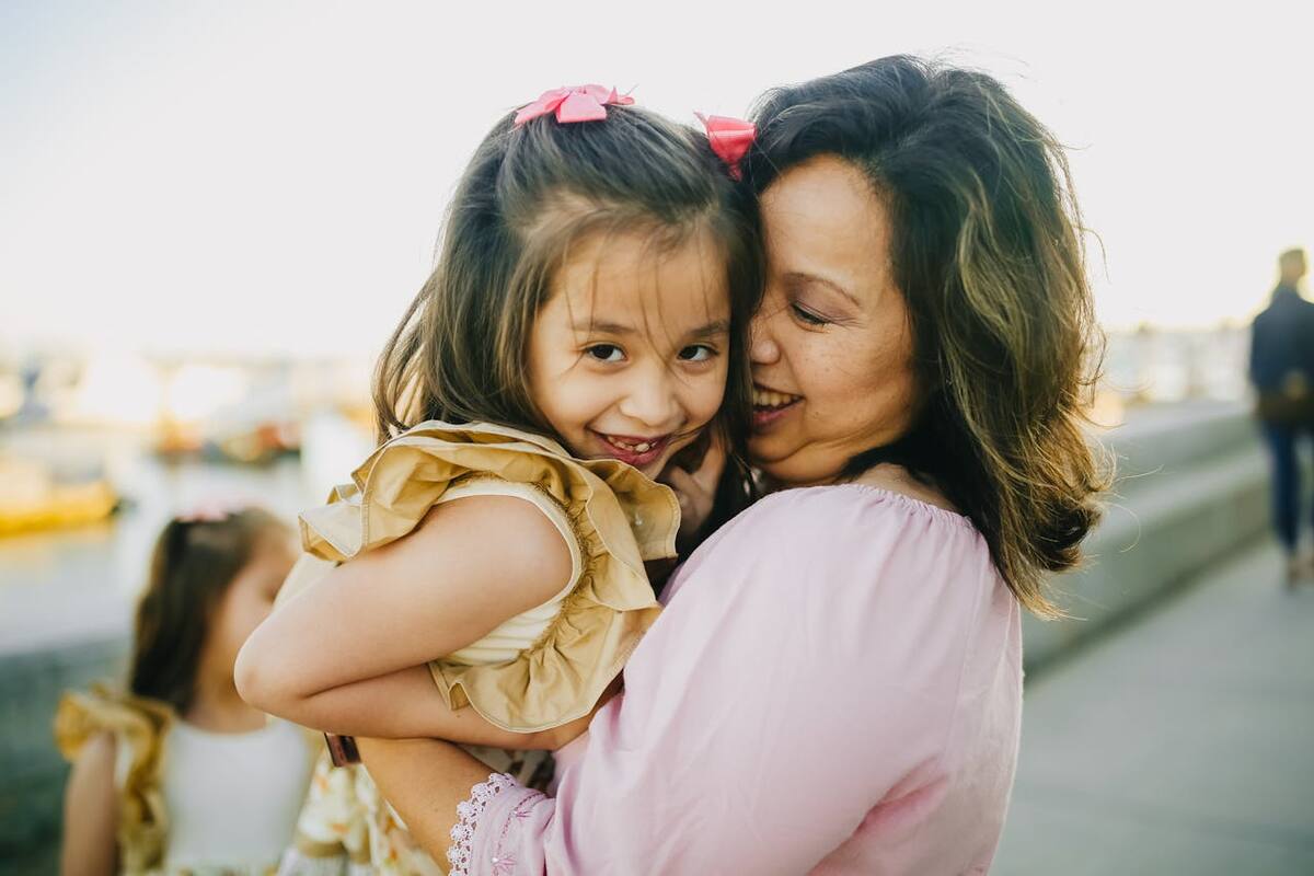 Madres solteras: Estos son los requisitos para recibir un apoyo de casi 2 mil pesos