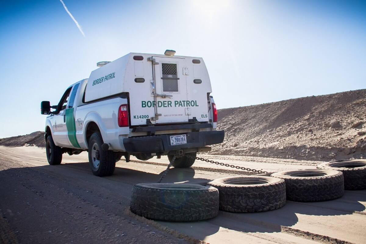 Mueren tres migrantes en desierto de Arizona