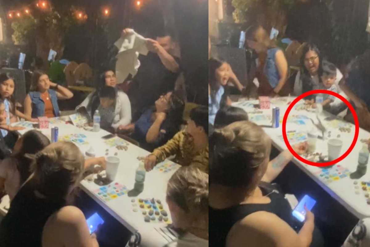 Durante un juego de lotería, un joven asusta a su familia al ponerles un sapo en la mesa
