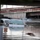 Reportan inundaciones en calles de Santiago, Nuevo León