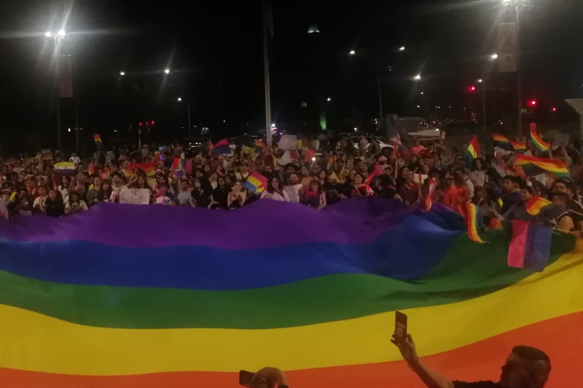 Marcha con orgullo la comunidad LGBITQ+ en Mexicali