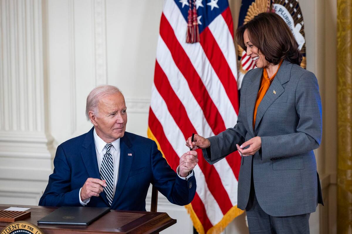 Fotografía de archivo del presidente de EU, Joe Biden, y la VP, Kamala Harris. | EFE/EPA/JIM LO SCALZO