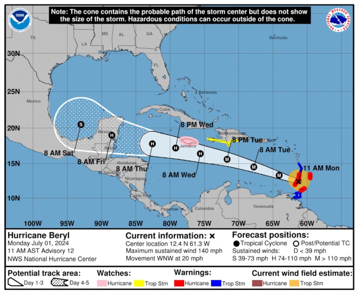 La posible del Huracán Beryl, trazada por el NHC, se prevé que ingrese al País por el Golfo de México. | @NHC