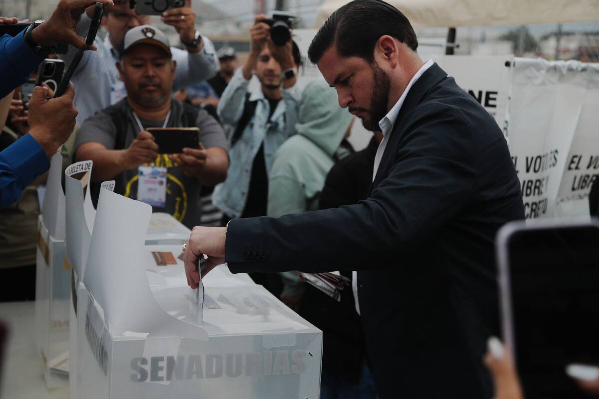 Ismael Burgueño Ruiz emite su voto