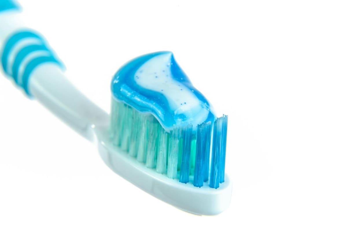 Historia de la higiene bucal: ¿qué usaban las personas antes de la invención de la pasta dental?