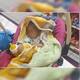 Hallan bebé de guatemaltecos en tienda de Pachuca dentro de canasta