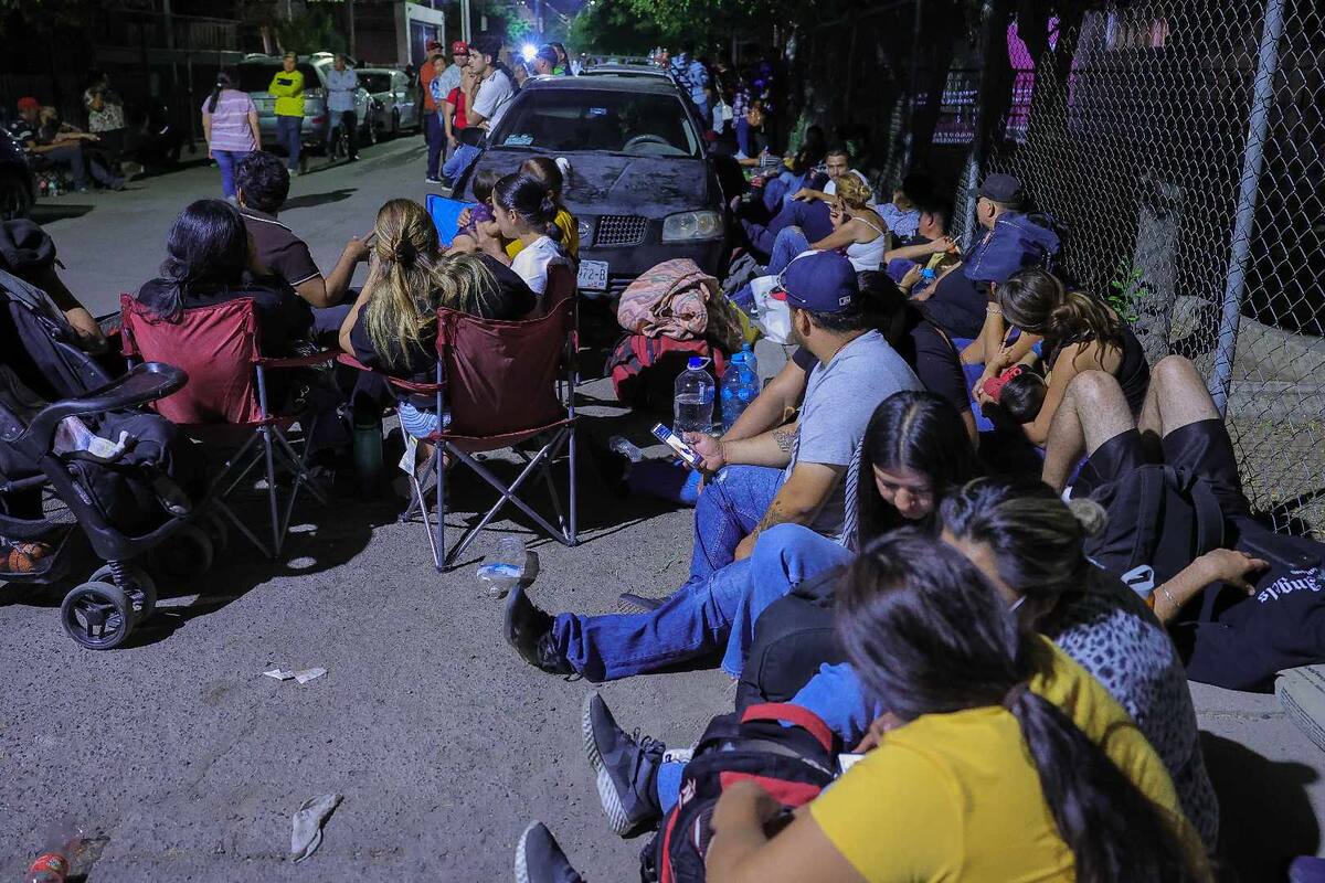 Multitudes hacen fila nocturna en Hermosillo para emitir su voto este 2 de junio