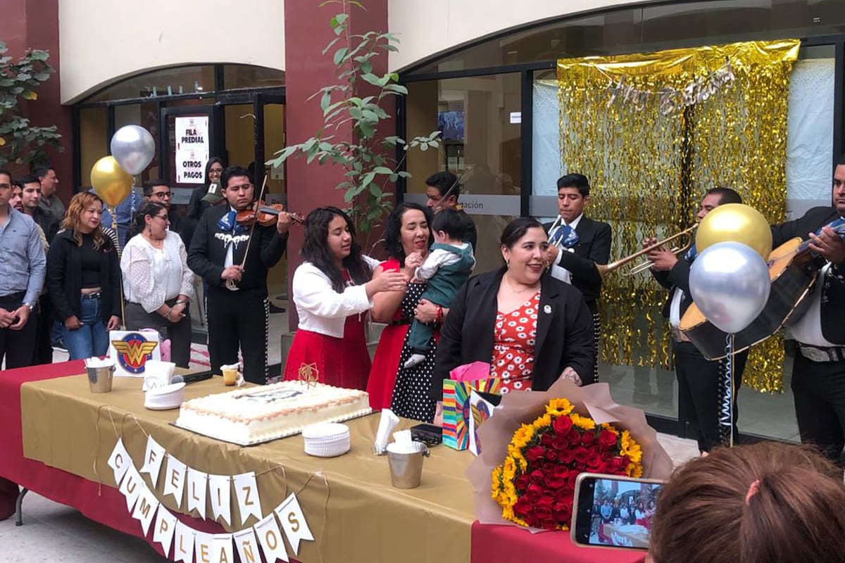 Celebran con mariachi cumpleaños de la alcaldesa de Rosarito