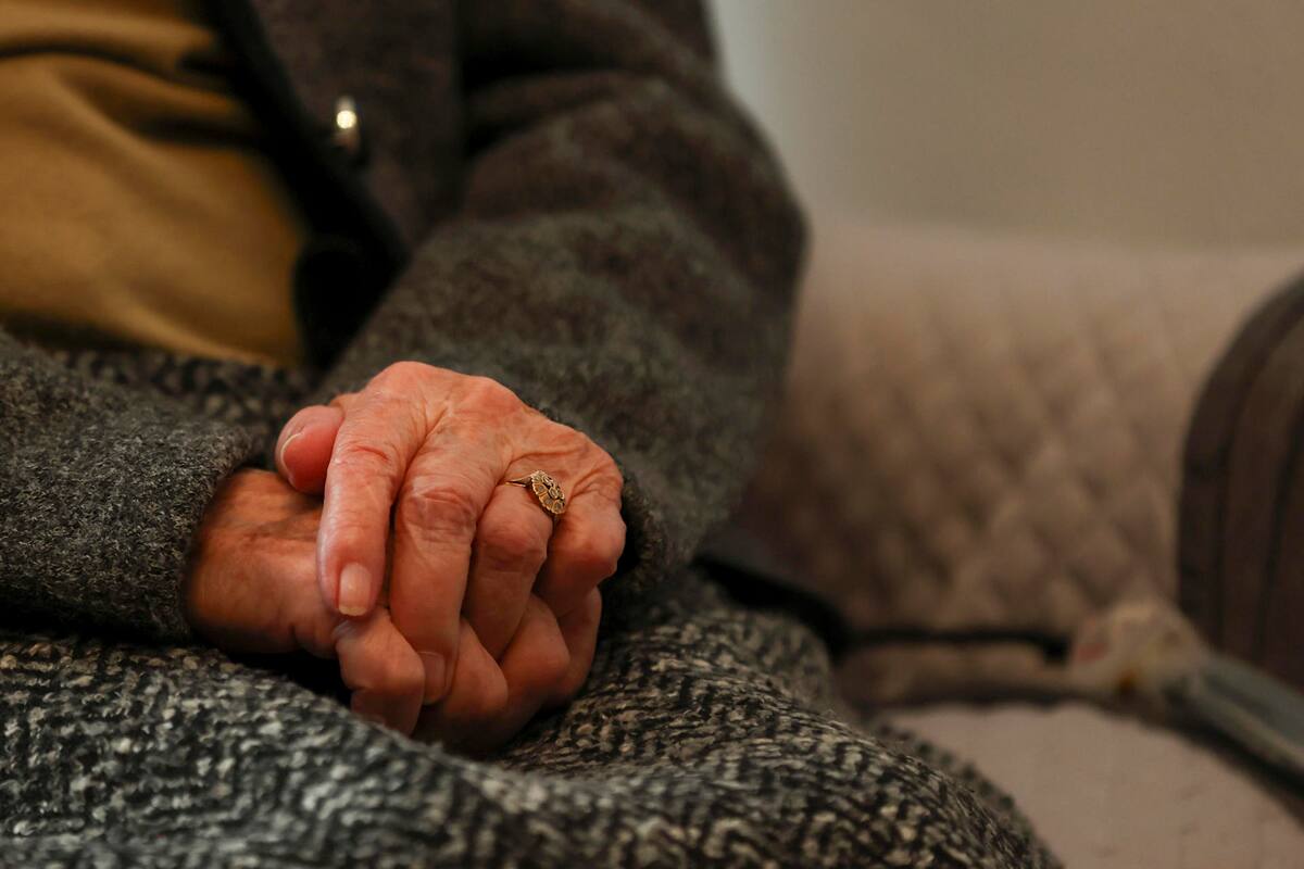 La ley para "ayudar a morir" aplicará en personas mayores de edad. | EFE/ Sxenick
