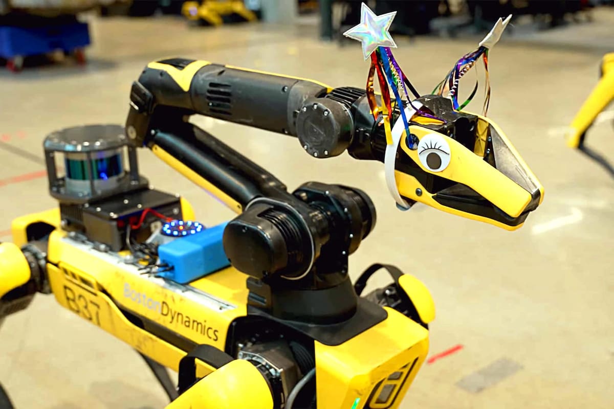 Boston Dynamics utiliza ChatGPT para poder comunicarse de manera verbal con su perro robot "Spot"