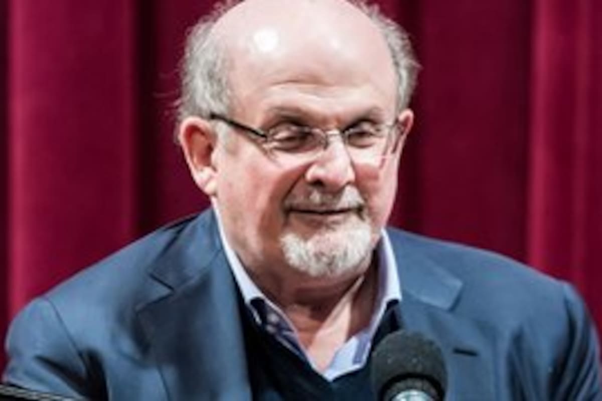 Salman Rushdie: los médicos retiran el respirador al escritor británico y 
recupera el habla
