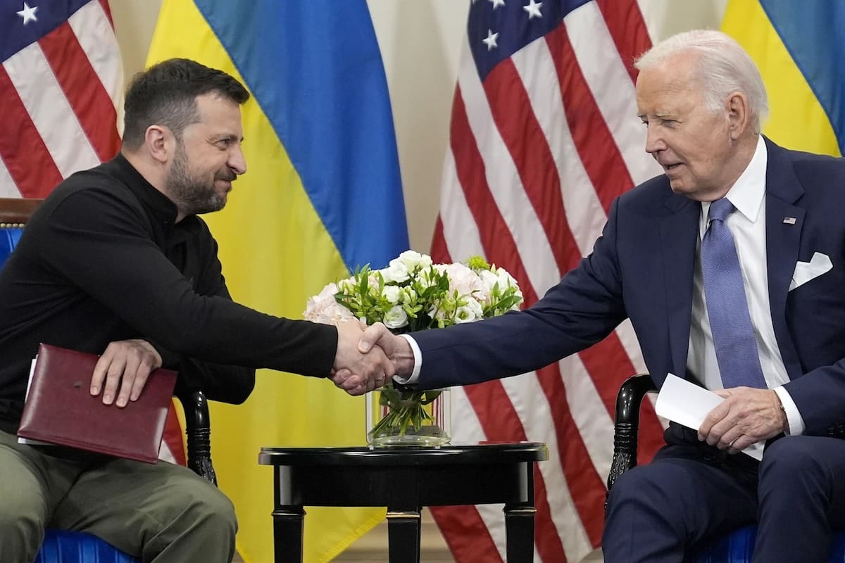 Biden ofrece disculpa pública hacia Ucrania; su demora en apoyo ha propiciado que Rusia gane terreno