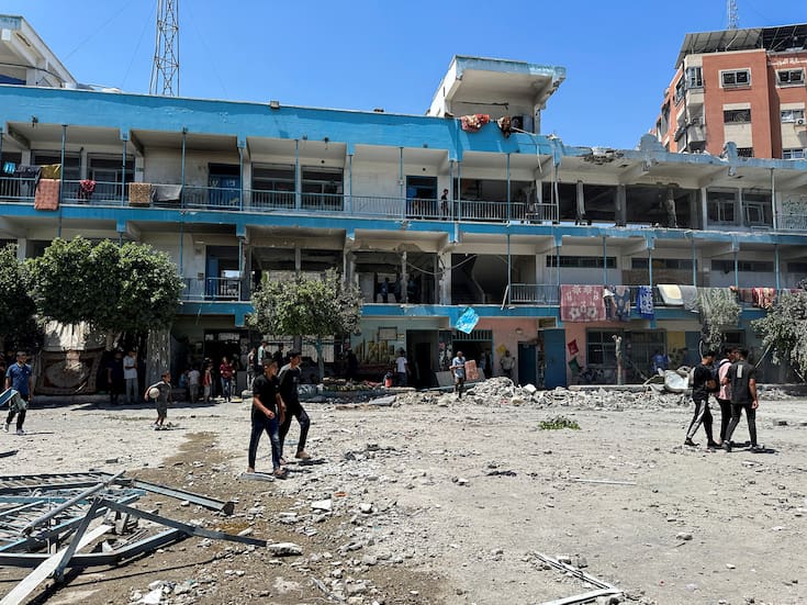 Israel ataca Universidad Islámica en Gaza; ONU denuncia falta de lugares seguros "de que no te caerá una bomba de noche”