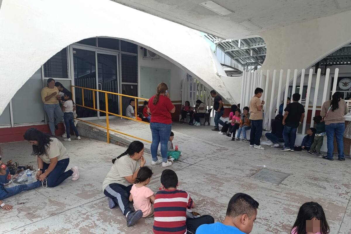 Optan migrantes deportados por Sonora intentar cruzar a EU