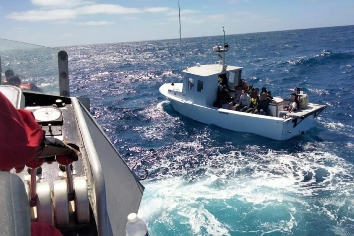 Auxilian en Ensenada a 24 personas que navegaban sin medidas de seguridad  