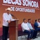 Entrega gobernador de Sonora miles de becas a estudiantes cajemenses