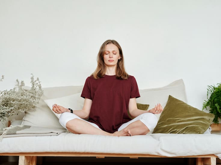 Meditación: Una práctica para reducir el estrés, según Mayo Clinic