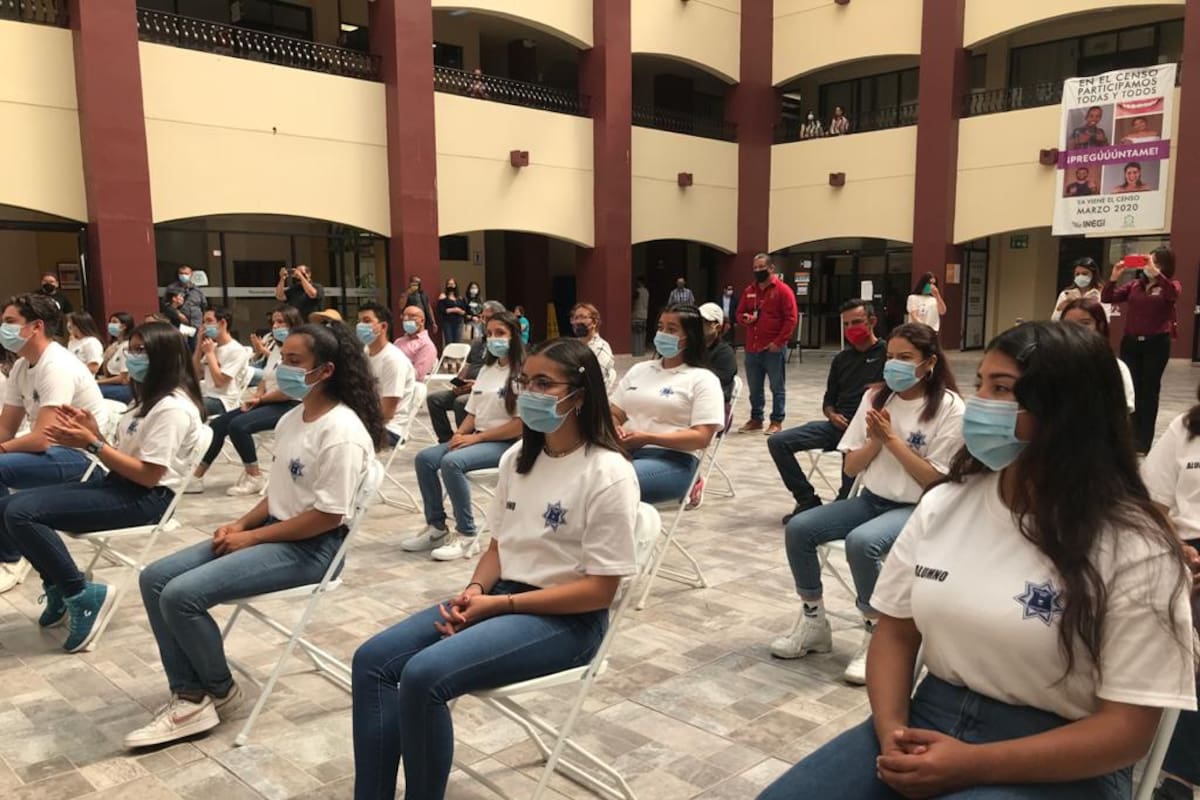 Imparte Policía Municipal de Rosarito clases de manejo a jóvenes