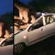 VIDEO: Auto choca contra camello en aparatoso accidente, así quedó el vehículo