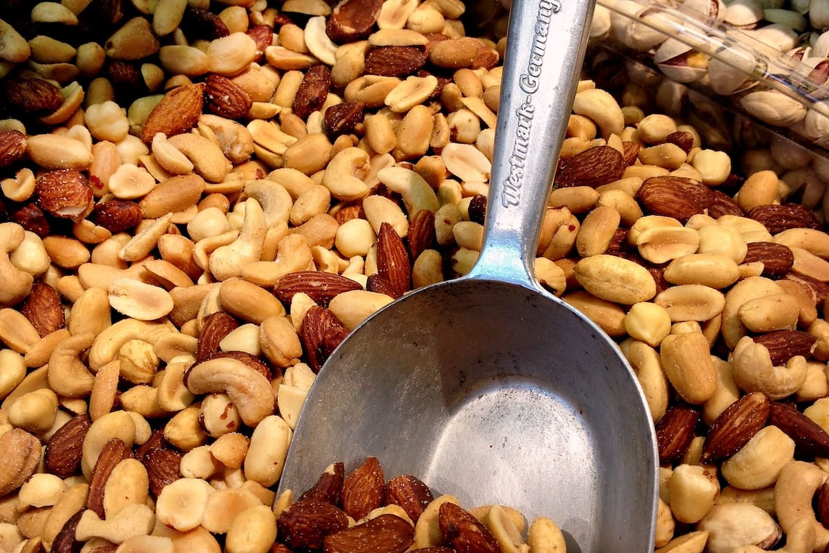 ChatGPT te dice cuáles son los frutos secos que ayudan a mantener el colesterol al margen