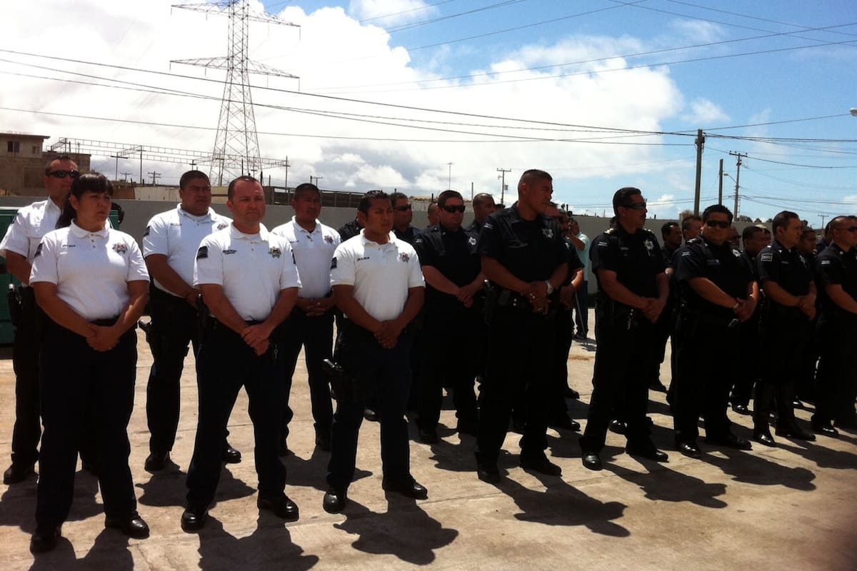 Alcaldesa gestiona que policías de Rosarito lleven sus armas de cargo a sus casas
