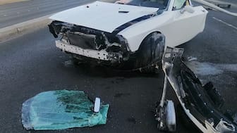 Joven conductor pierde la vida tras chocar contra un poste de luz