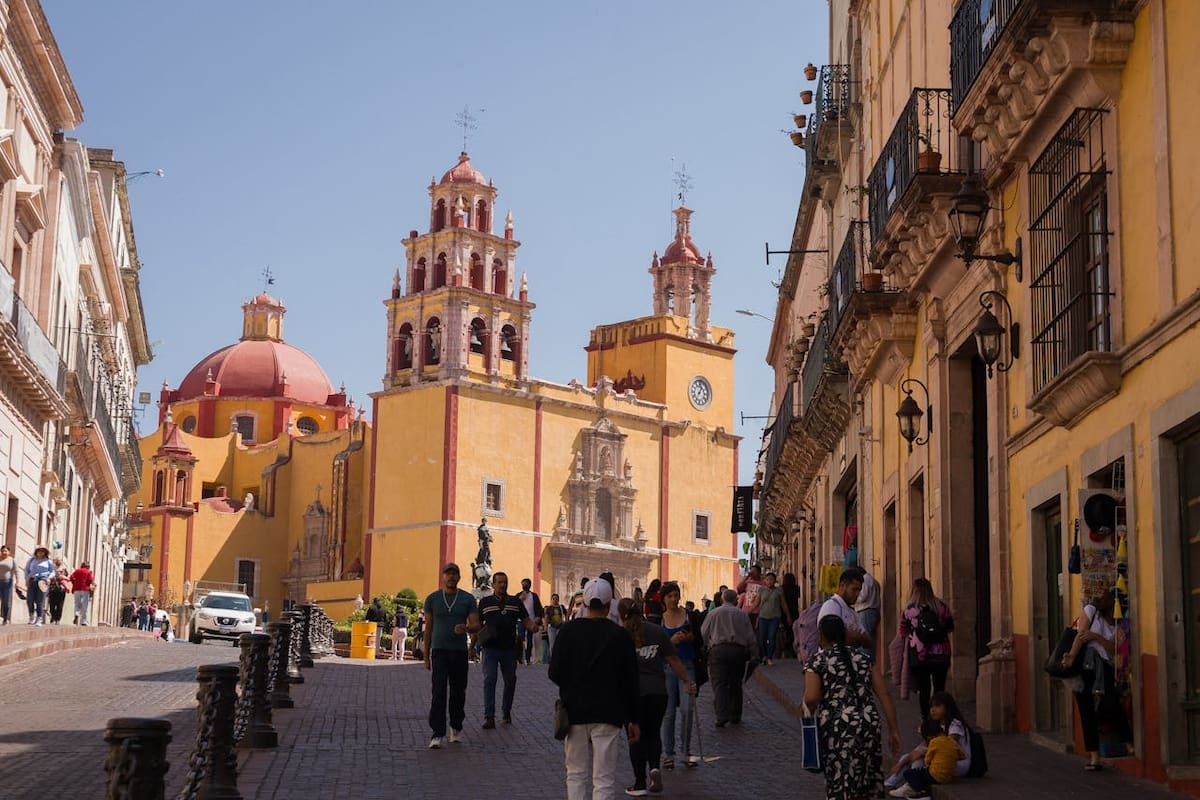 Panorama económico de México empieza a deteriorarse, según encuesta de Banxico