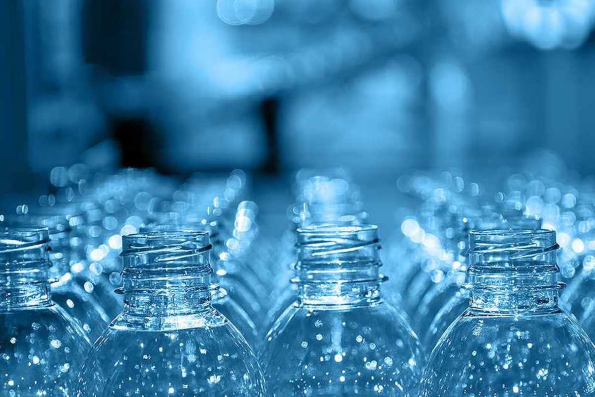 A partir de julio en la UE las botellas de plástico sufrirán cambios para reducir contaminación 