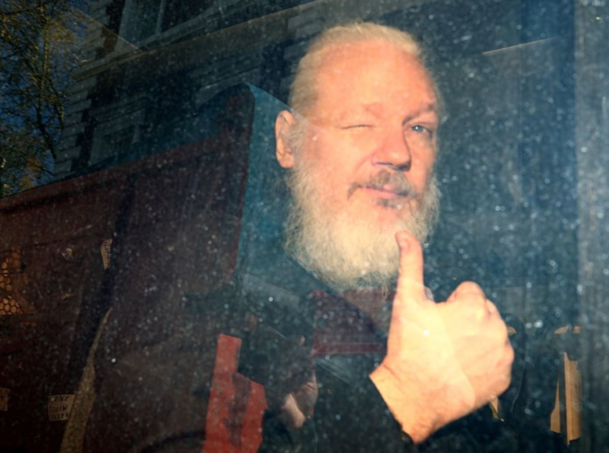 Foto de Archivo:  El fundador de WikiLeaks, Julian Assange, llega a la Corte de Magistrados de Westminster, después de ser arrestado en Londres, Reino Unido. 11 de abril de 2019. REUTERS/Hannah McKay