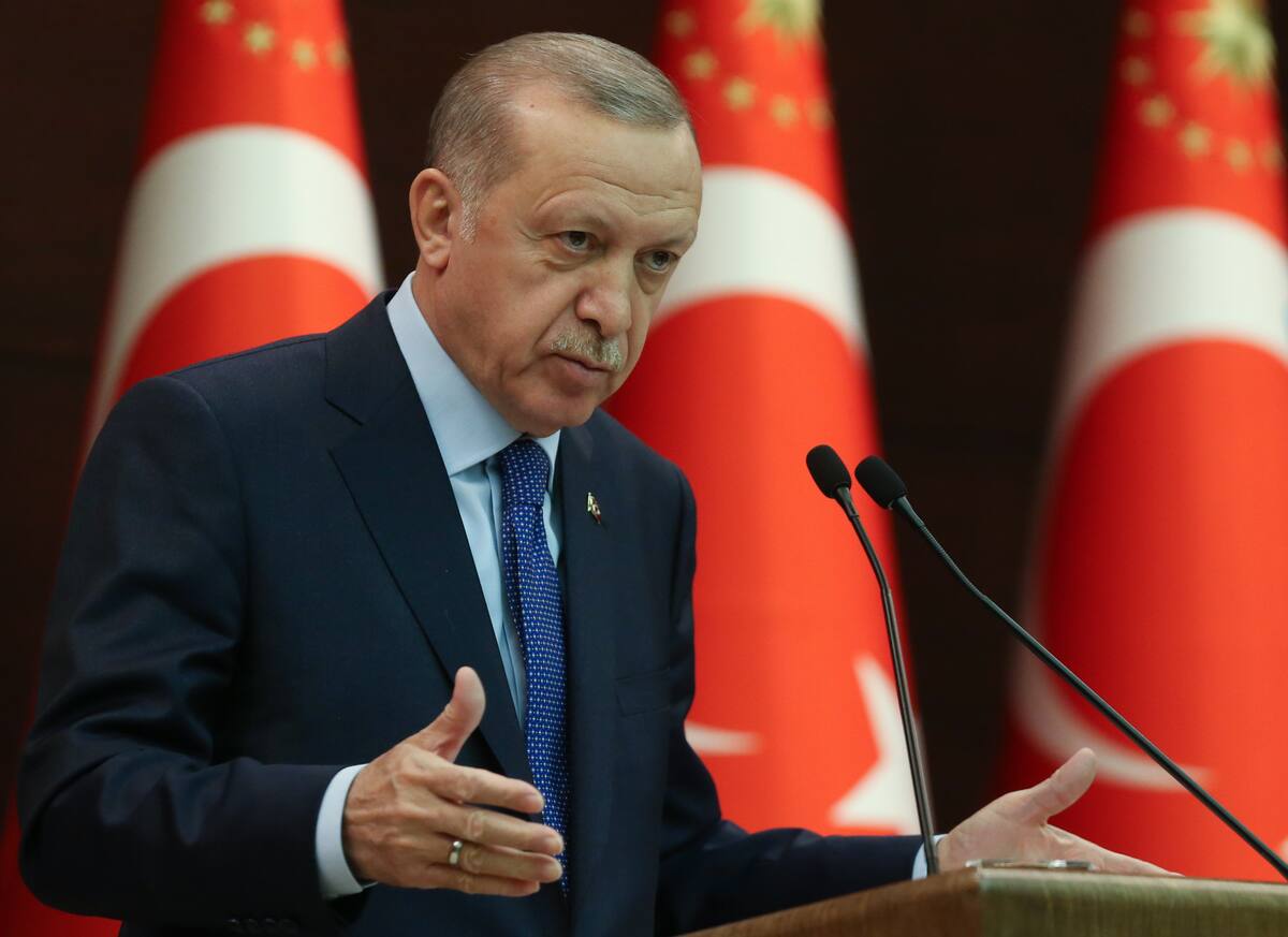 El presidente turco Erdogan lleva años intentando impedir la marcha gay, incluso ha hecho detenciones por el desfile. | EFE/EPA/Archivo
