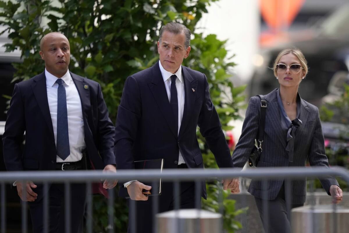 Hunter Biden llegó a la Corte acompañado por su esposa, Melissa Cohen Biden. | AP